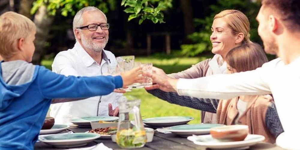 Reuniones familiares: sólo los sábados, domingos y feriados