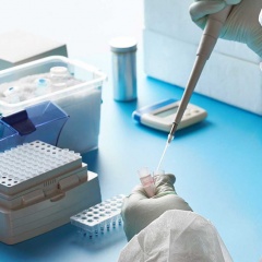 COVID-19: desarrollar la vacuna “es una competencia feroz”