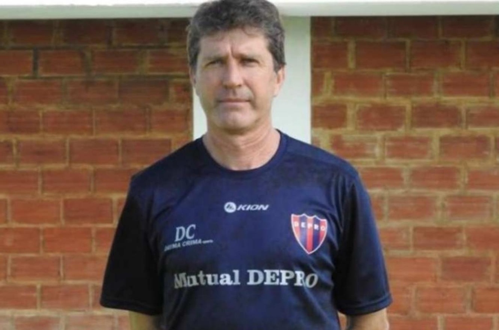 “Los entrenadores estamos abandonados en el fútbol argentino”