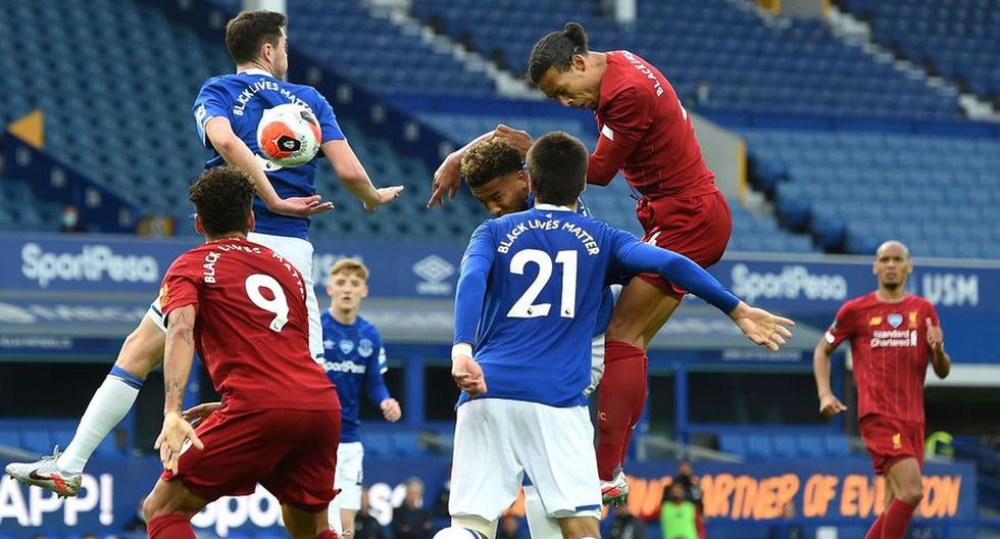 Liverpool empató ante el Everton y postergó su festejo en la Premier League