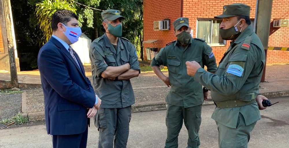 Cónsul paraguayo verificó el estado de los camioneros en Iguazú