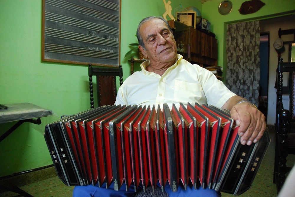 Descanse en paz maestro, sus alumnos siguen el camino trazado por usted