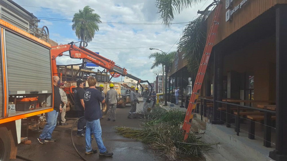Principio de incendio en un resto bar de la avenida Brasil en Iguazú