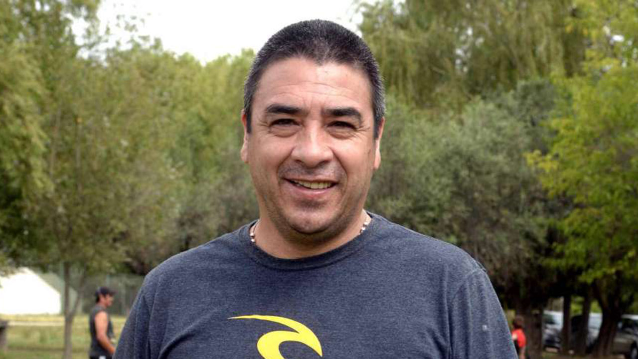 Basualdo contra fubolistas: “Se fueron cuando las papas quemaban”