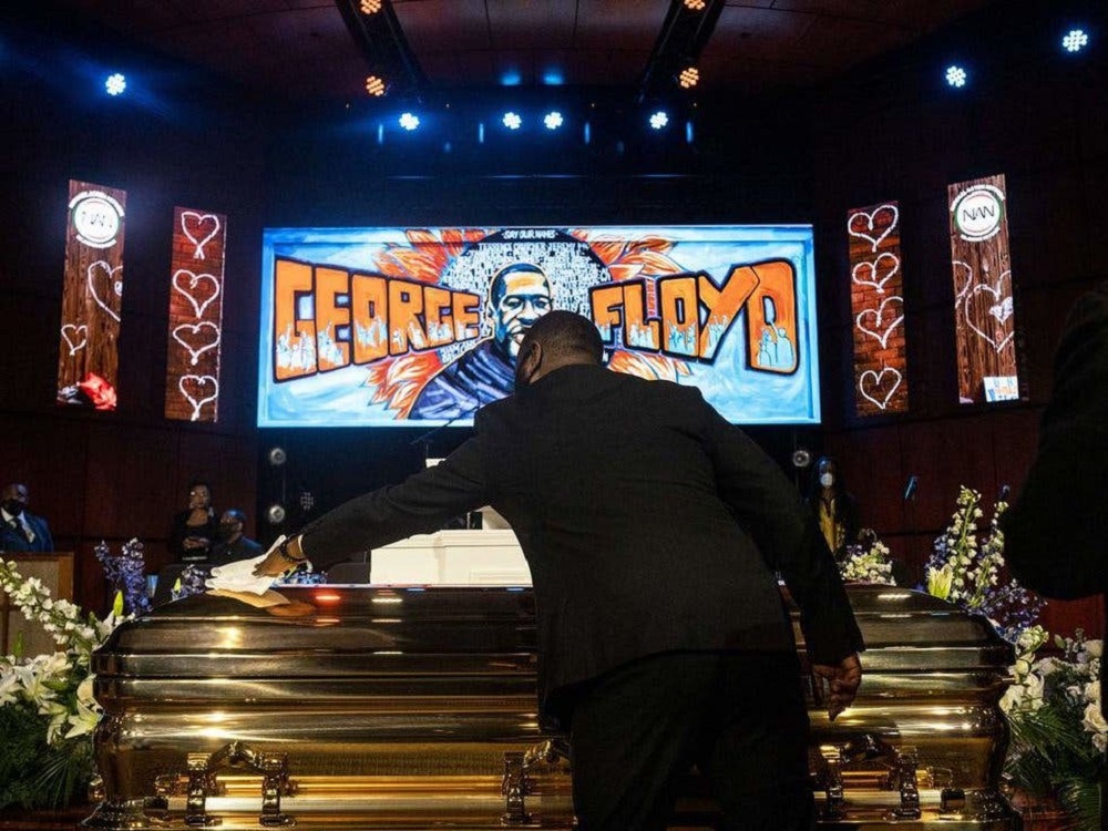 Tras una semana de protestas y funerales sepultaron a George Floyd en Houston