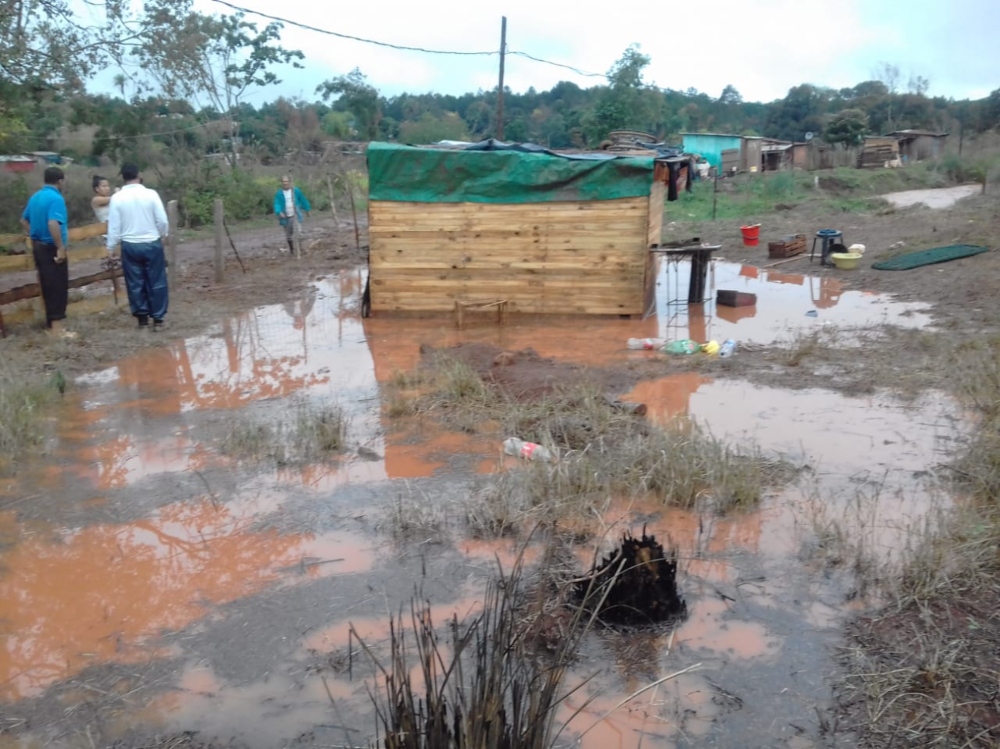 La intensa lluvia del miércoles inundó algunas casas en Oberá