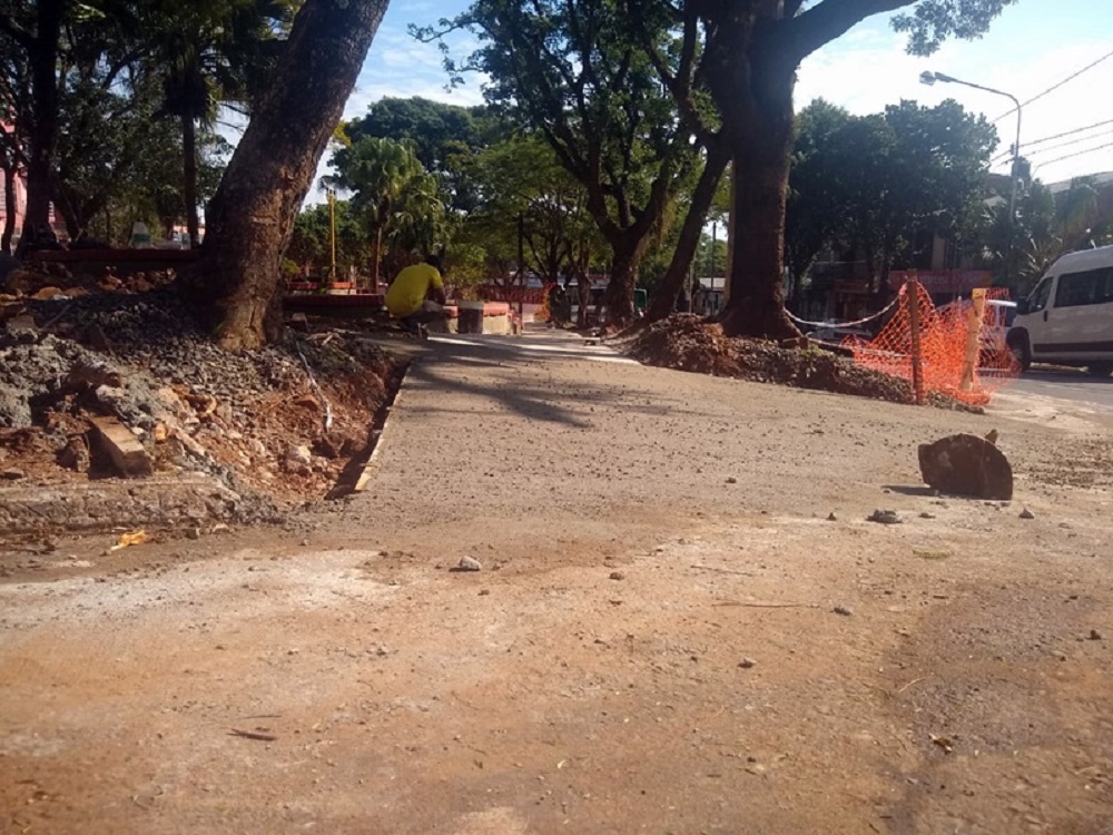 Nuevo senderos para caminatas y bicicletas en la avenida Roque Pérez