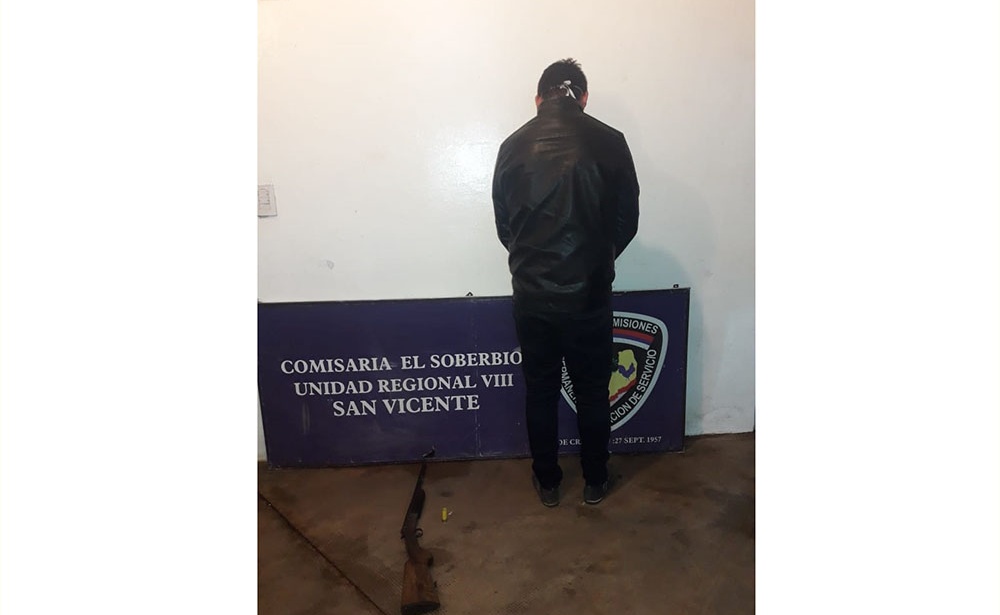 joven dispara con una Escopeta a otro