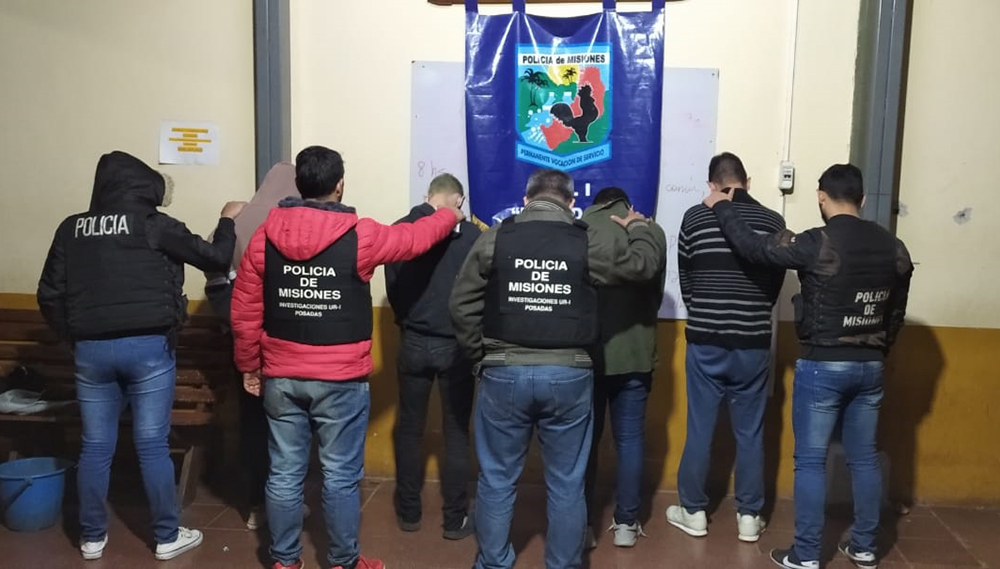 Cuatro detenidos por el robo de un auto en Garupá - Primera Edición