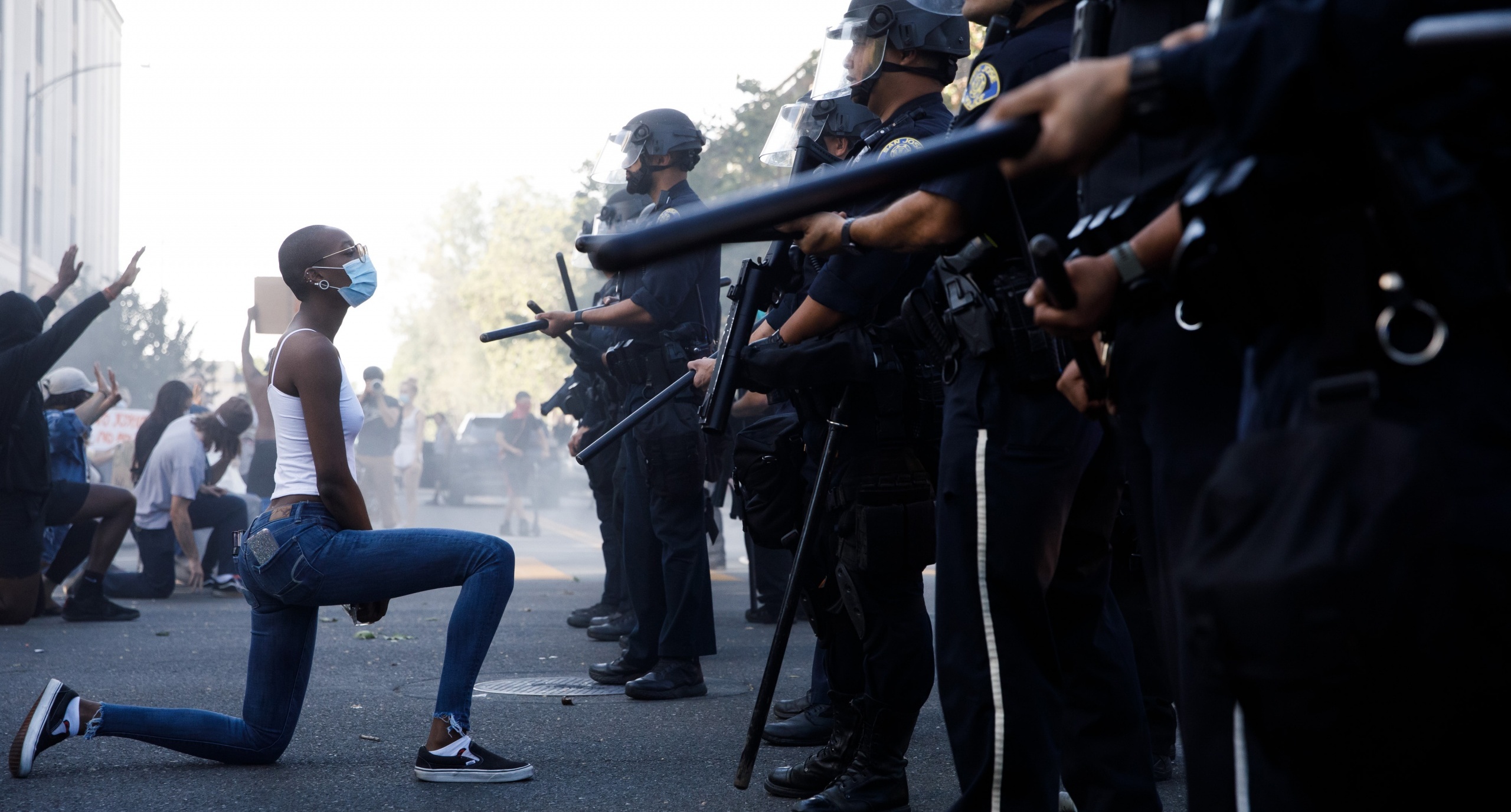 Trump anuncia toque de queda y que desplegará las Fuerzas Armadas