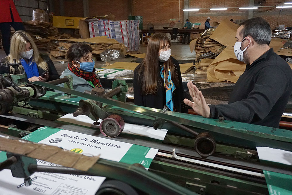 Cooperativa de bolsas Kraft tiene 29 socios que trabajan codo a codo