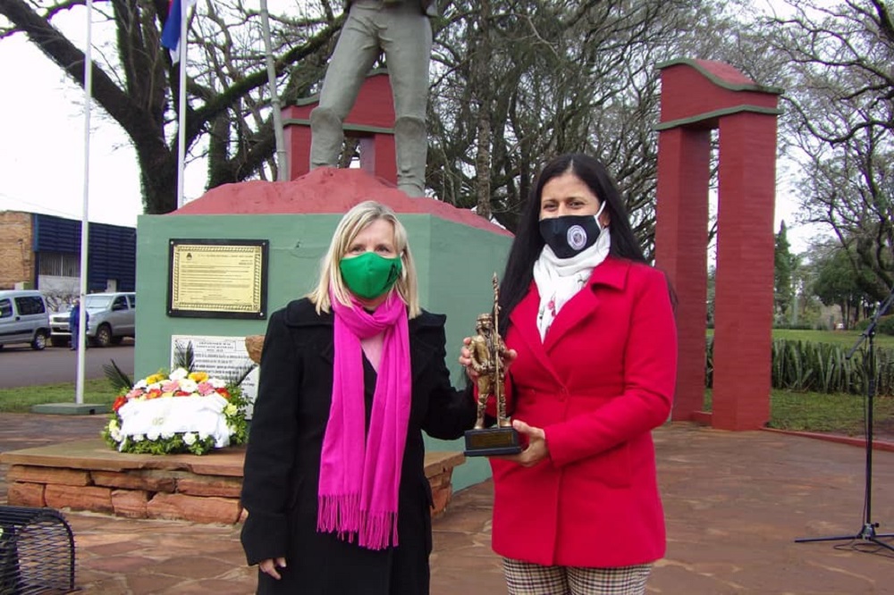 Reconocieron en Apóstoles a María Belén Llera Sosa