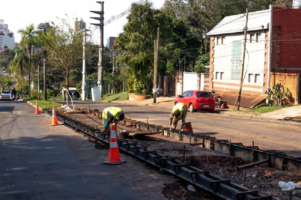 Obras de saneamiento y en calles terradas en Posadas