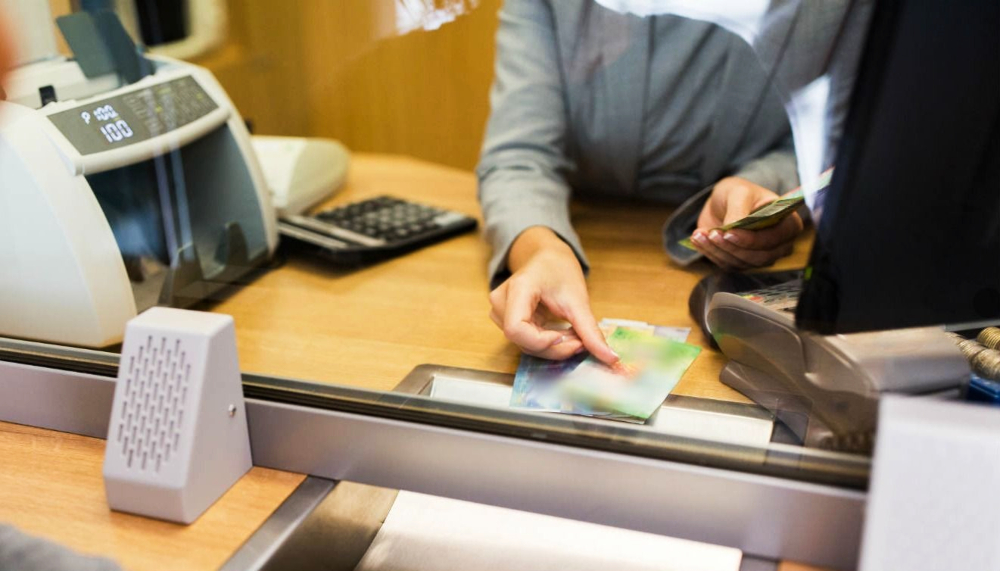 No bancarizados del IFE cobrarán por ventanilla en el banco más cercano