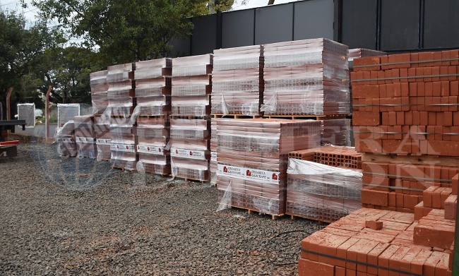 Por alta demanda y escasez, los ladrillos duplicaron su precio en dos