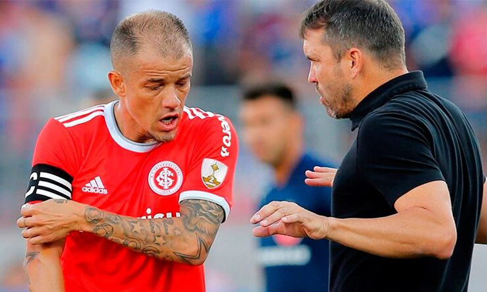 Coudet y D’Alessandro, denunciados por incidentes tras el clásico de Porto Alegre