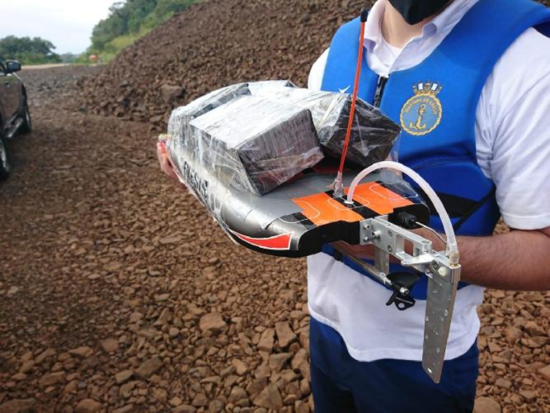 Insólito: incautan lancha a control con celulares de contrabando