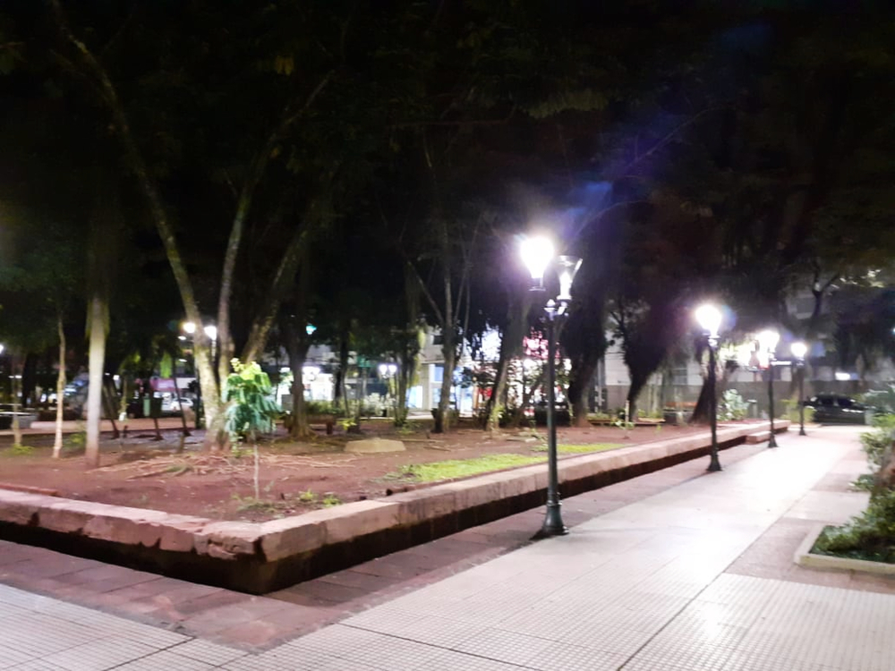 Recuperaron e instalaron nuevas luminarias del alumbrado público