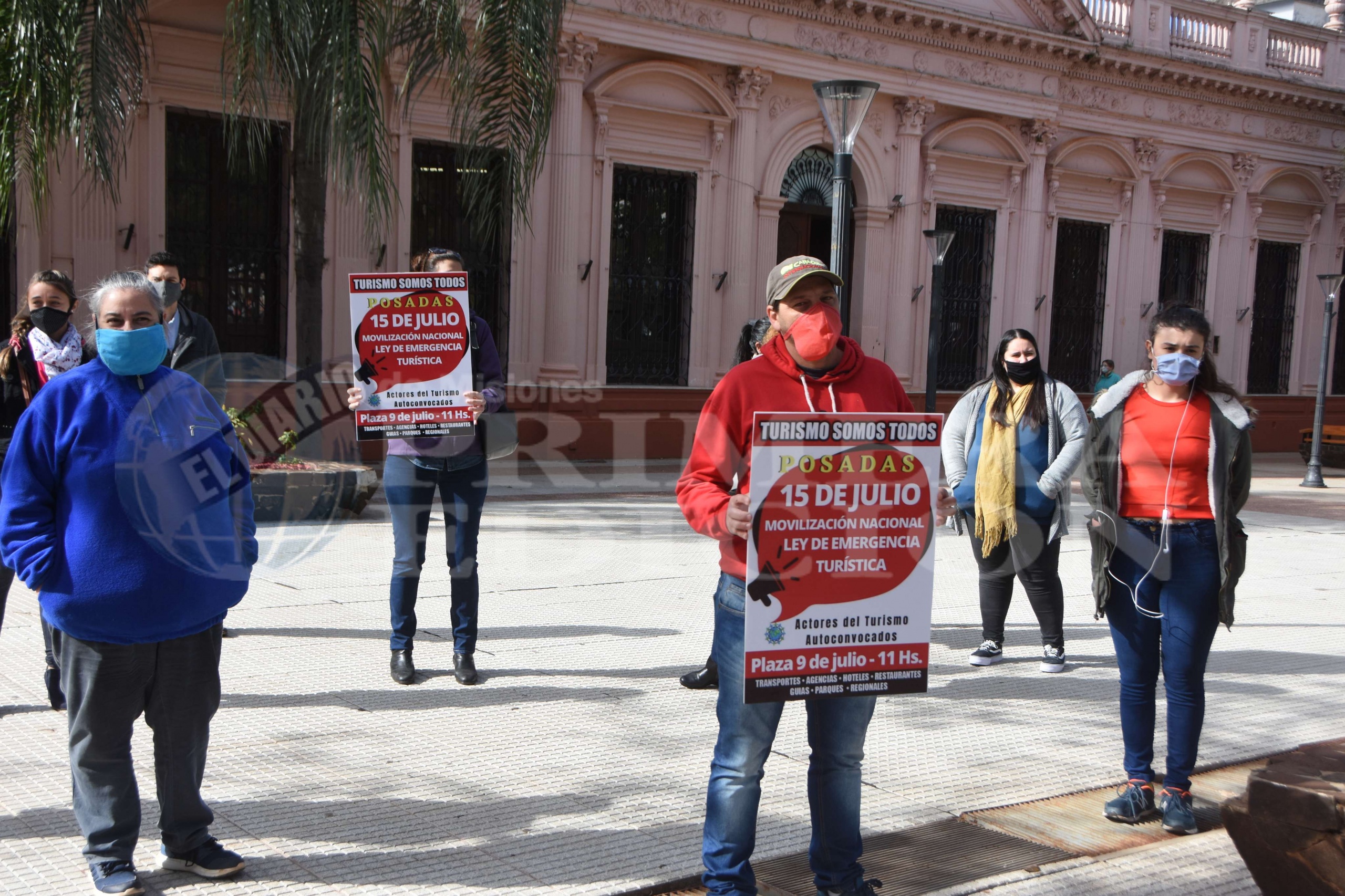 Trabajadores del turismo se manifestaron en Posadas
