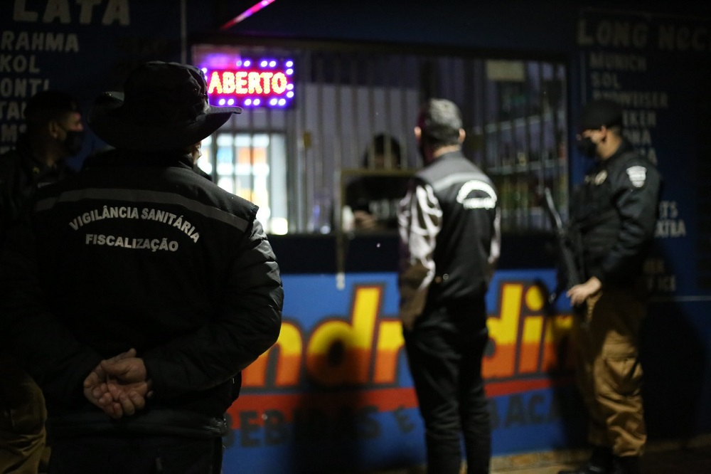 Toque de queda en zonas con mayores casos de Covid-19 en Foz de Iguazú