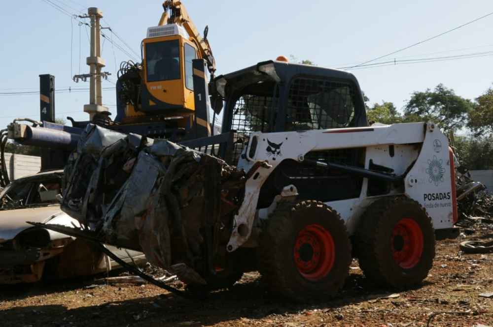 Intensificarán el retiro de vehículos que quedaron abandonados en la vía pública