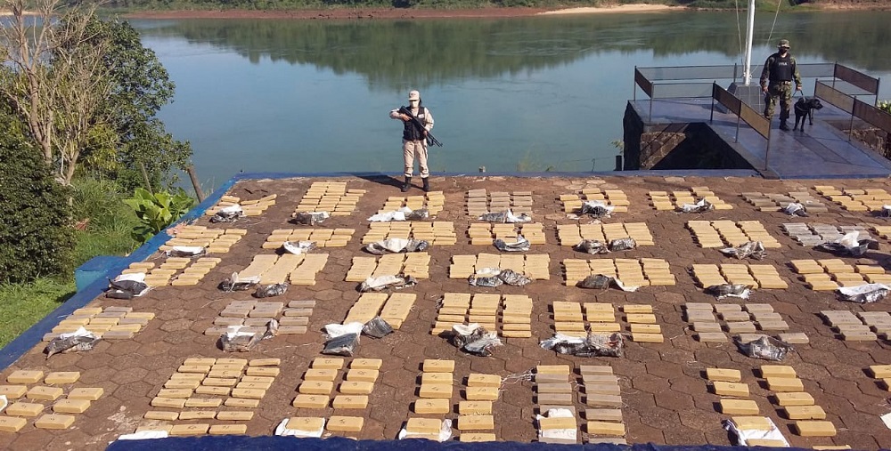 Casi una tonelada de marihuana