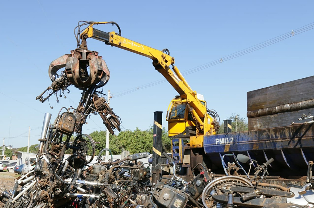 compactación de automóviles y motos