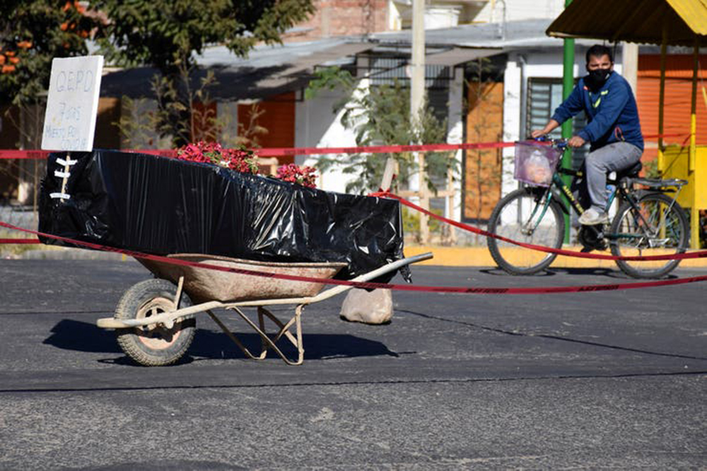 Bolivia - cuerpos - Covid-19