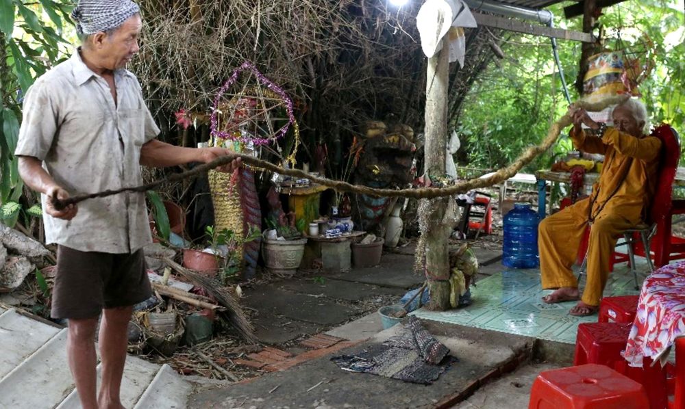 Vietnamita con cabello de 5 metros dice que es un llamado divino