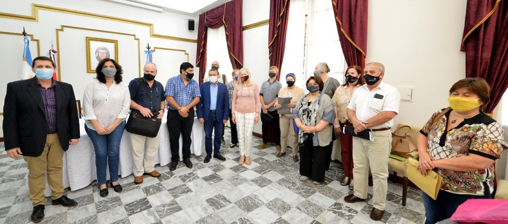 Entregaron subsidios a bibliotecas populares y asociaciones civiles