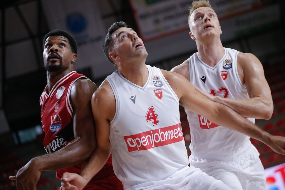 Perdió el Varese, pero fue un buen debut para Scola por la Supercopa de Italia