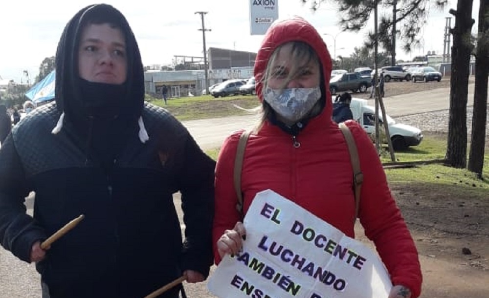 Docentes autoconvocados cortaron la ruta en San Vicente