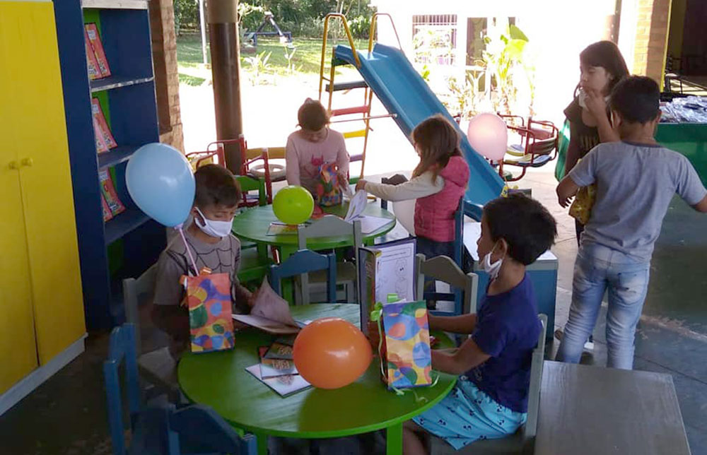 Agasajo por el Mes del Niño en el Hogar de Día Iguazú