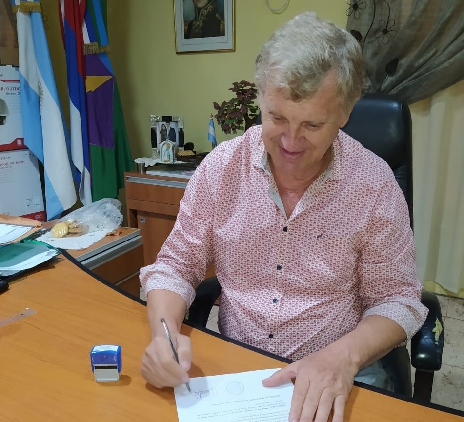 En Wanda, Jeleñ dispuso un aumento del 14% y un bono de 2.000 pesos