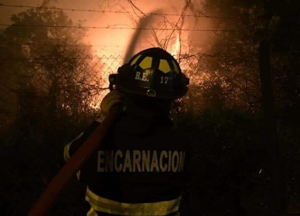 Más de 100 posadeños temieron por sus casas del country Agua Vista