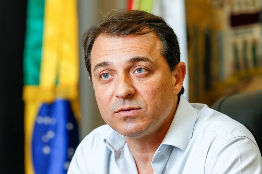 Gobernador de Santa Catarina investigado por presunto desvío de dinero