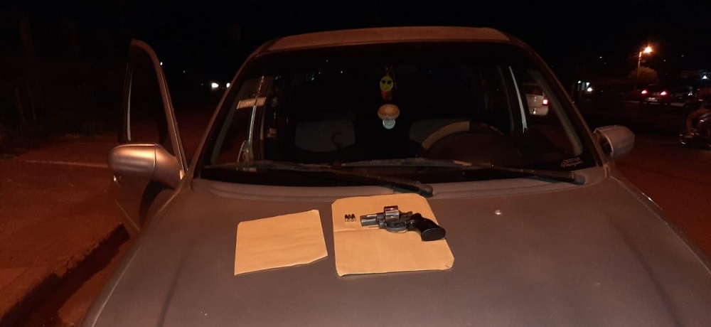 Con un arma cargada apuntó a policías de la Federal