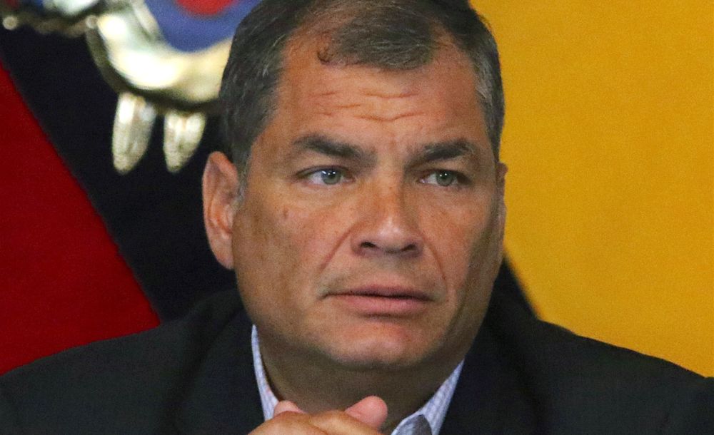Justicia de Ecuador ordena captura e inhabilitación política de Correa