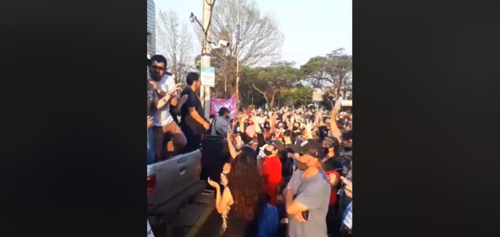 Autoconvocados y gremios aprobaron la propuesta de $10.500 al básico