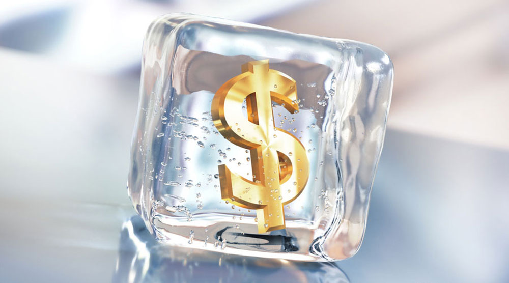 Congelan sueldo a funcionarios políticos y autoridades superiores