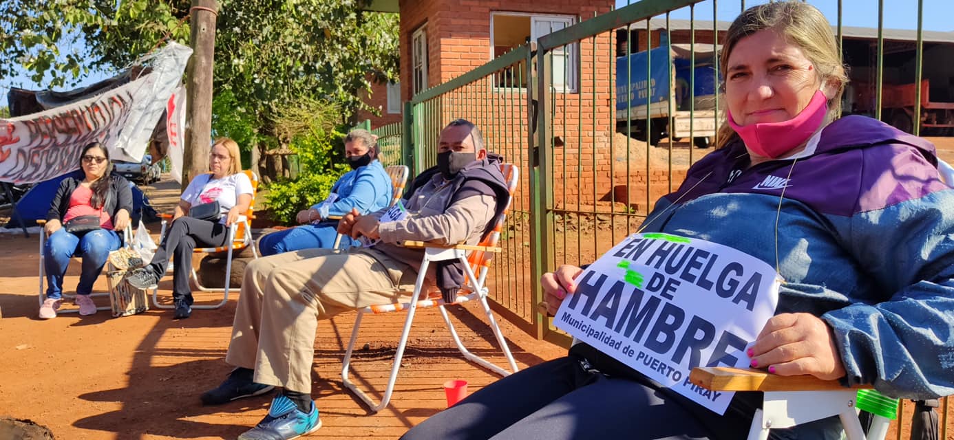 Mujer inició huelga de hambre para que le devuelvan el trabajo a su esposo
