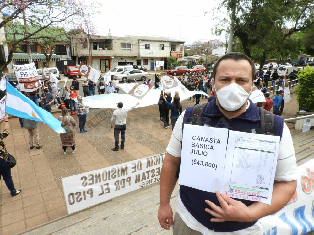 Empleados judiciales se manifestaron frente al Palacio de Justicia