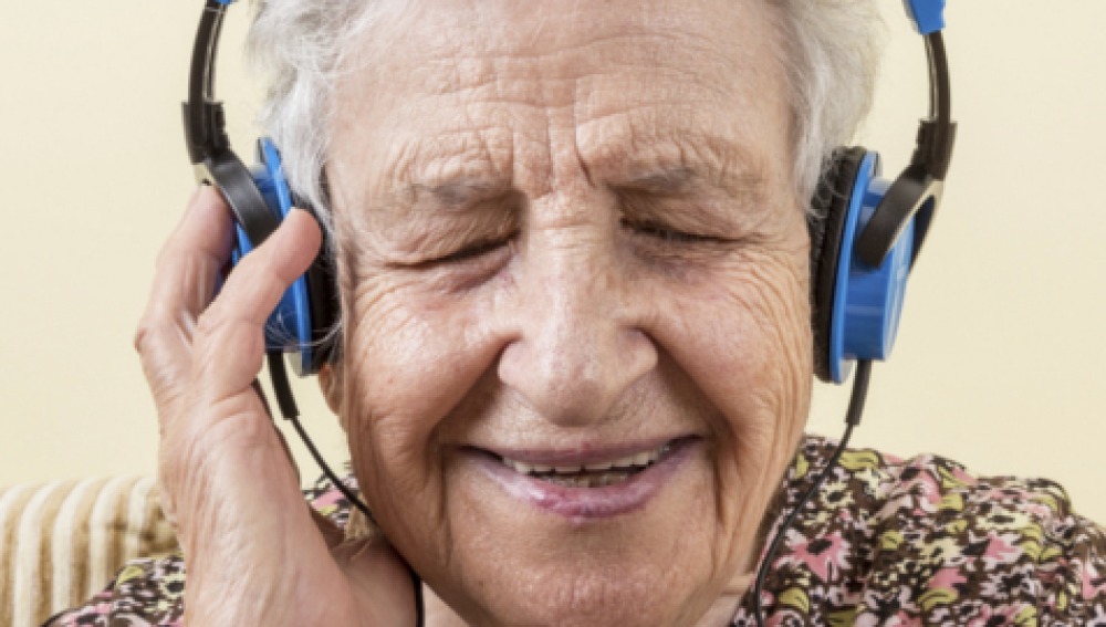 Escuchar quién soy: la música como terapia para el Alzheimer