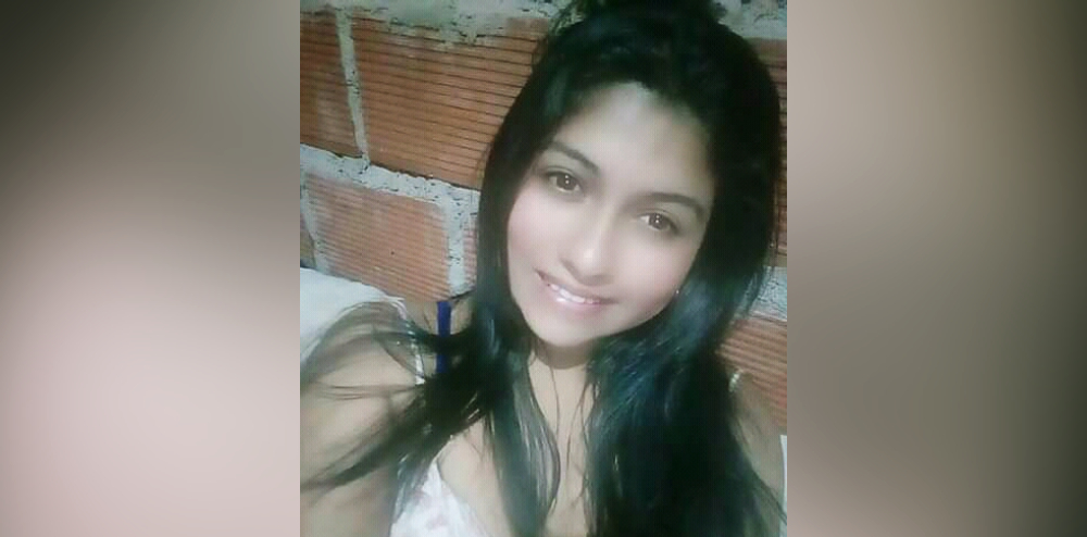 La madre de 24 años y su pequeña hija regresaron a su hogar