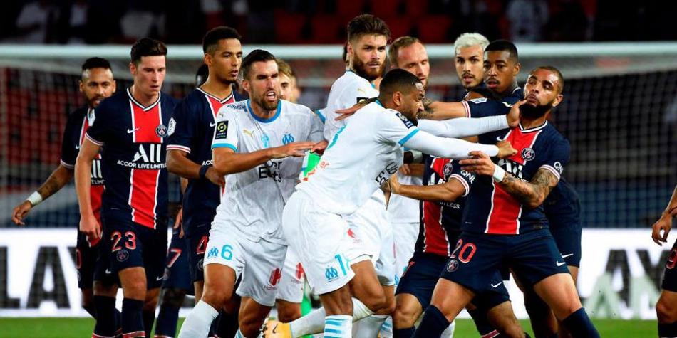 Tres fechas de suspensión para Neymar y Paredes, una para Benedetto