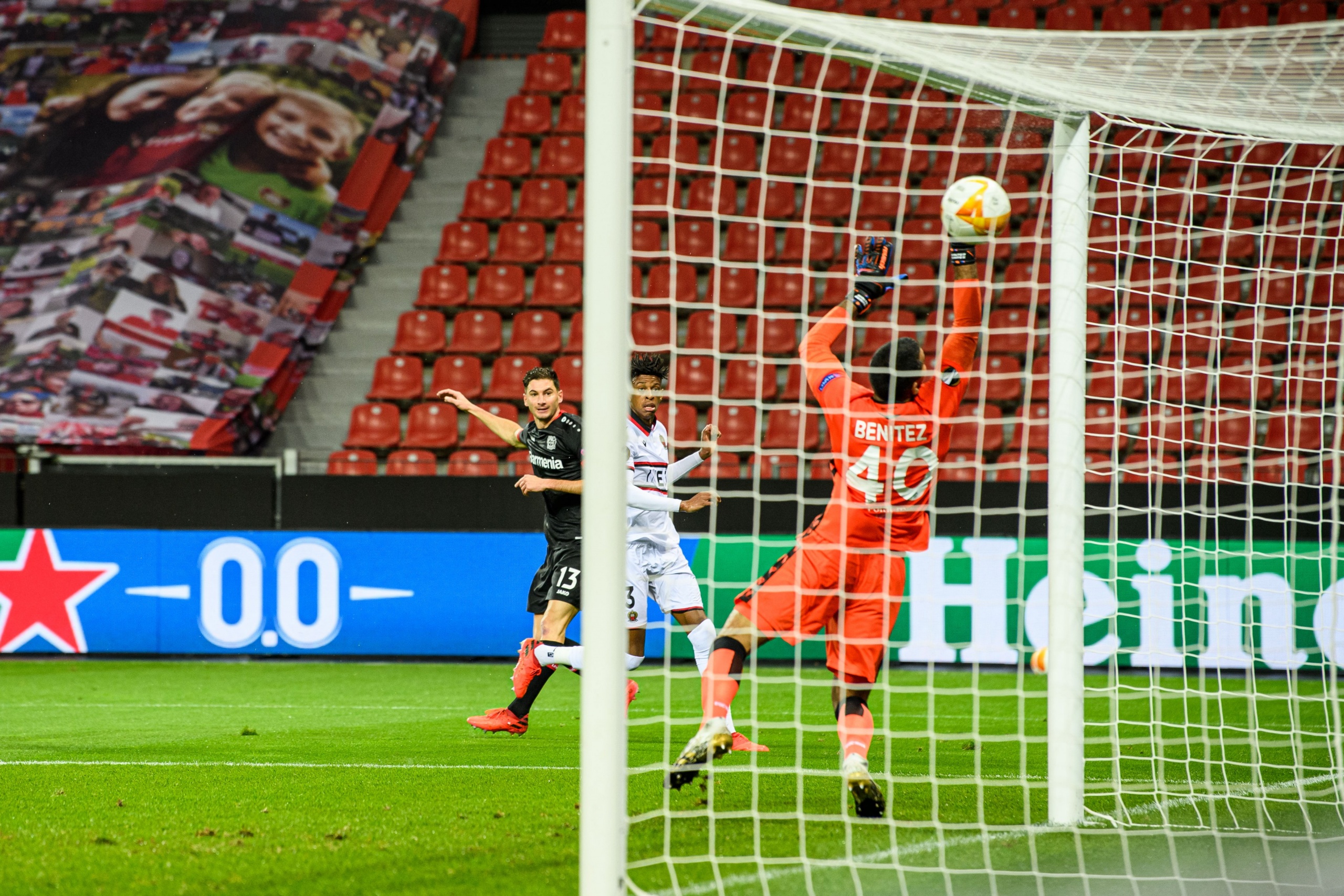 Europa League: Alario convirtió en la goleada del Bayern Leverkusen