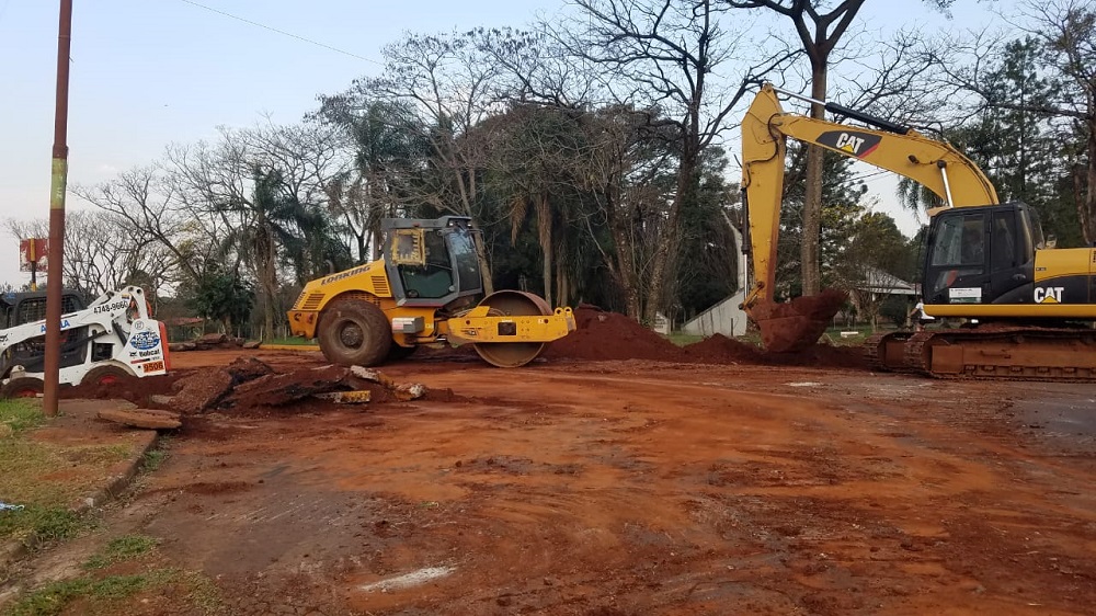 Mejoras varias en la Picada Sarmiento en Oberá