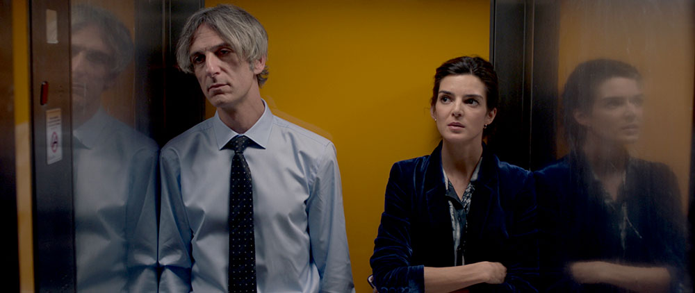 Periodismo, política y relaciones humanas en “Crónica de una tormenta”