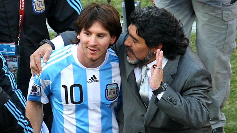 Messi a Maradona: “Te queremos ver bien lo antes posible”