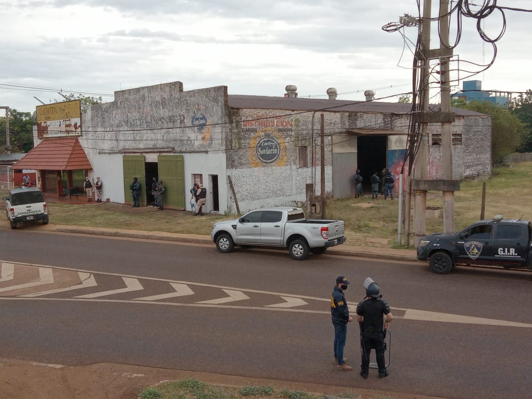 Allanamientos simultáneos en investigación por narcotráfico